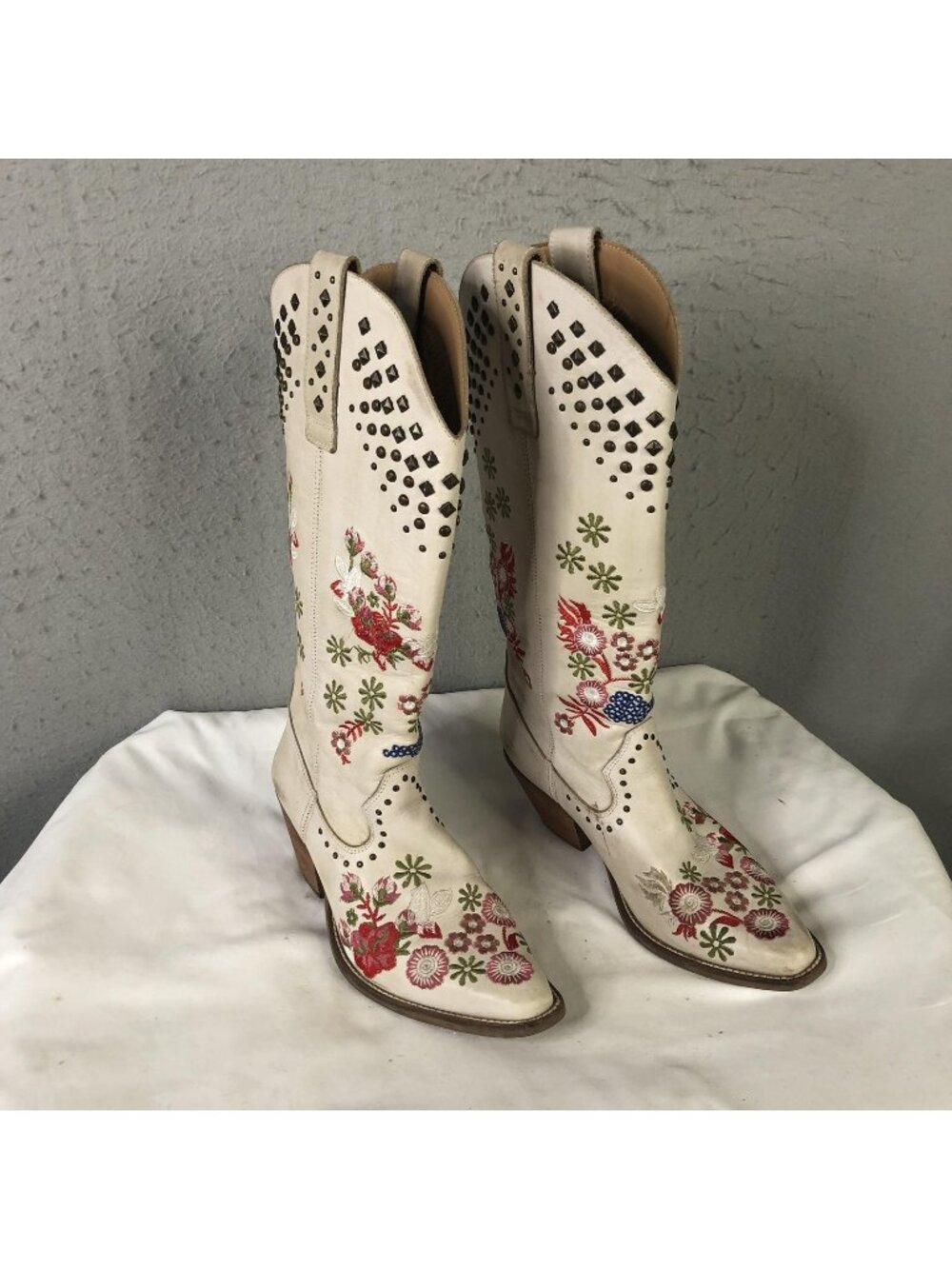 Dingo Boots Womens Size 9 White Leather Western Floral Embroidered DI 732